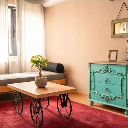 Charming Cozy 2bed1bath Shoreline Bebek! #95