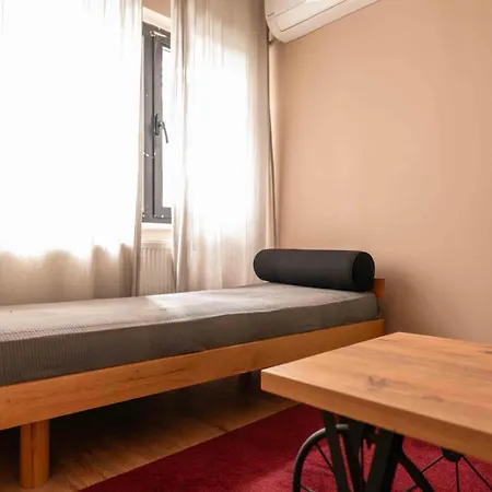 Apartment Charming Cozy 2bed1bath Shoreline Bebek! #95 *
